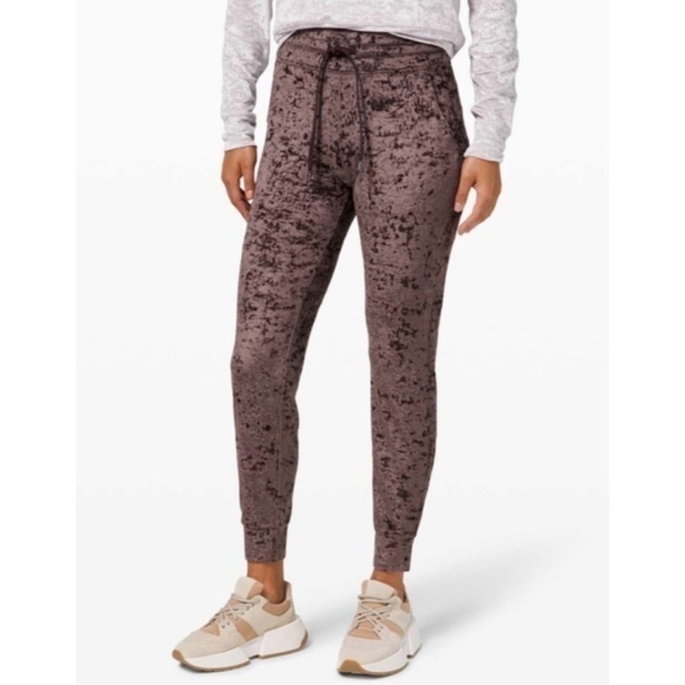 Lululemon Ready to Crush Jogger in French Press Brown Soft Crushed Velvet Size 6